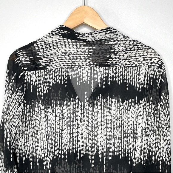Banana Republic sheer blouse - Picture 2 of 9